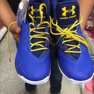 Under armor Curry’s size 10